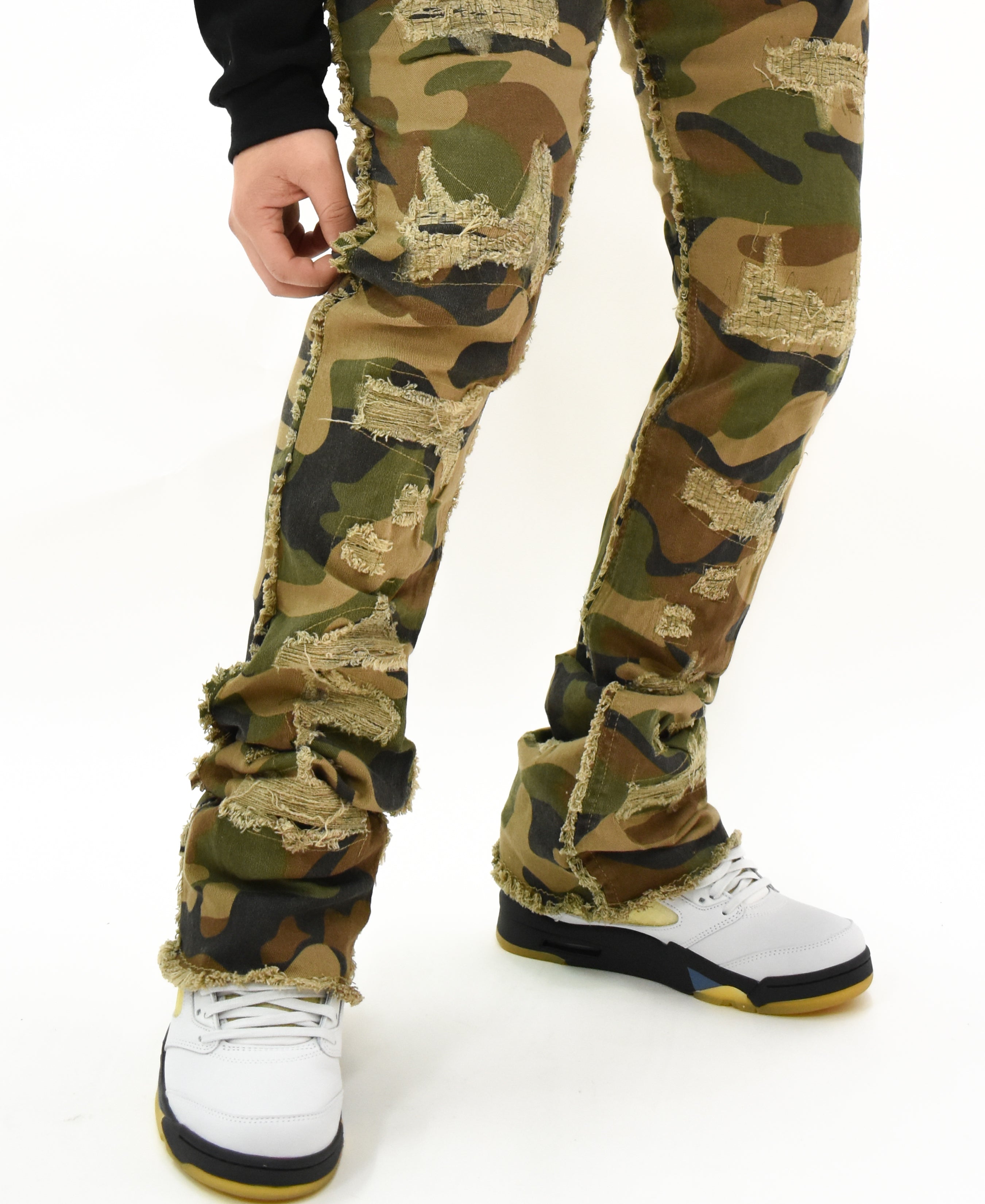 FW330104 Frayed Camo Stacked Denim