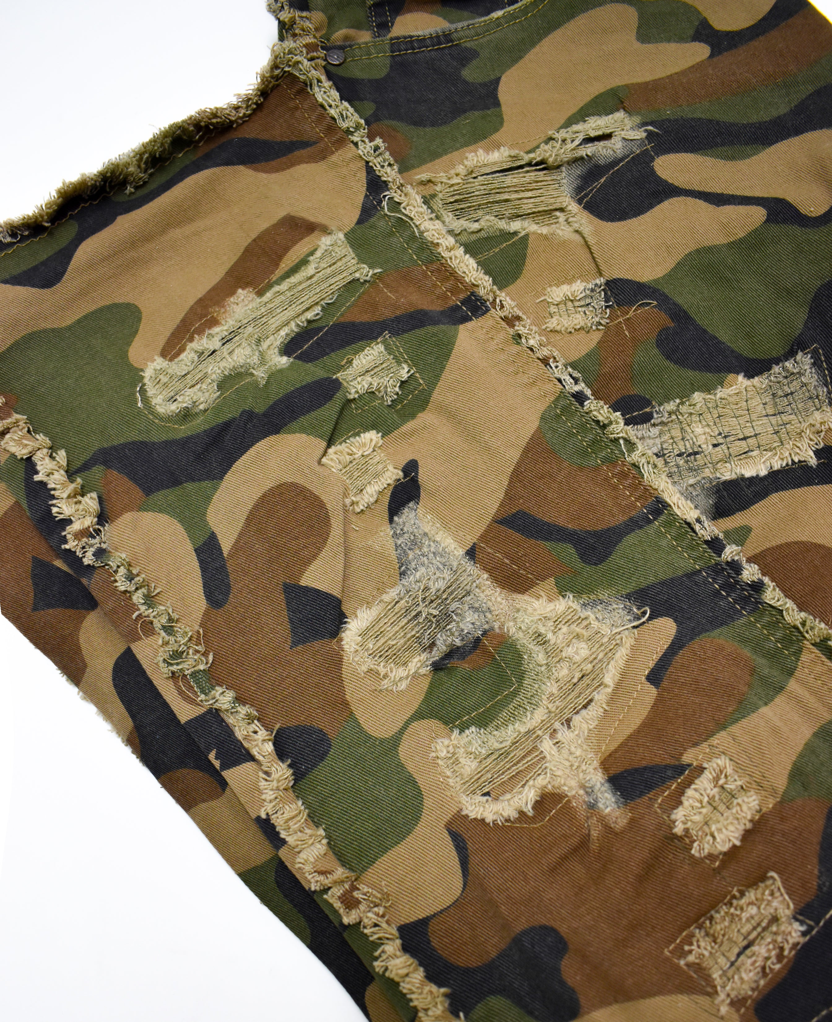 FW330104 Frayed Camo Stacked Denim