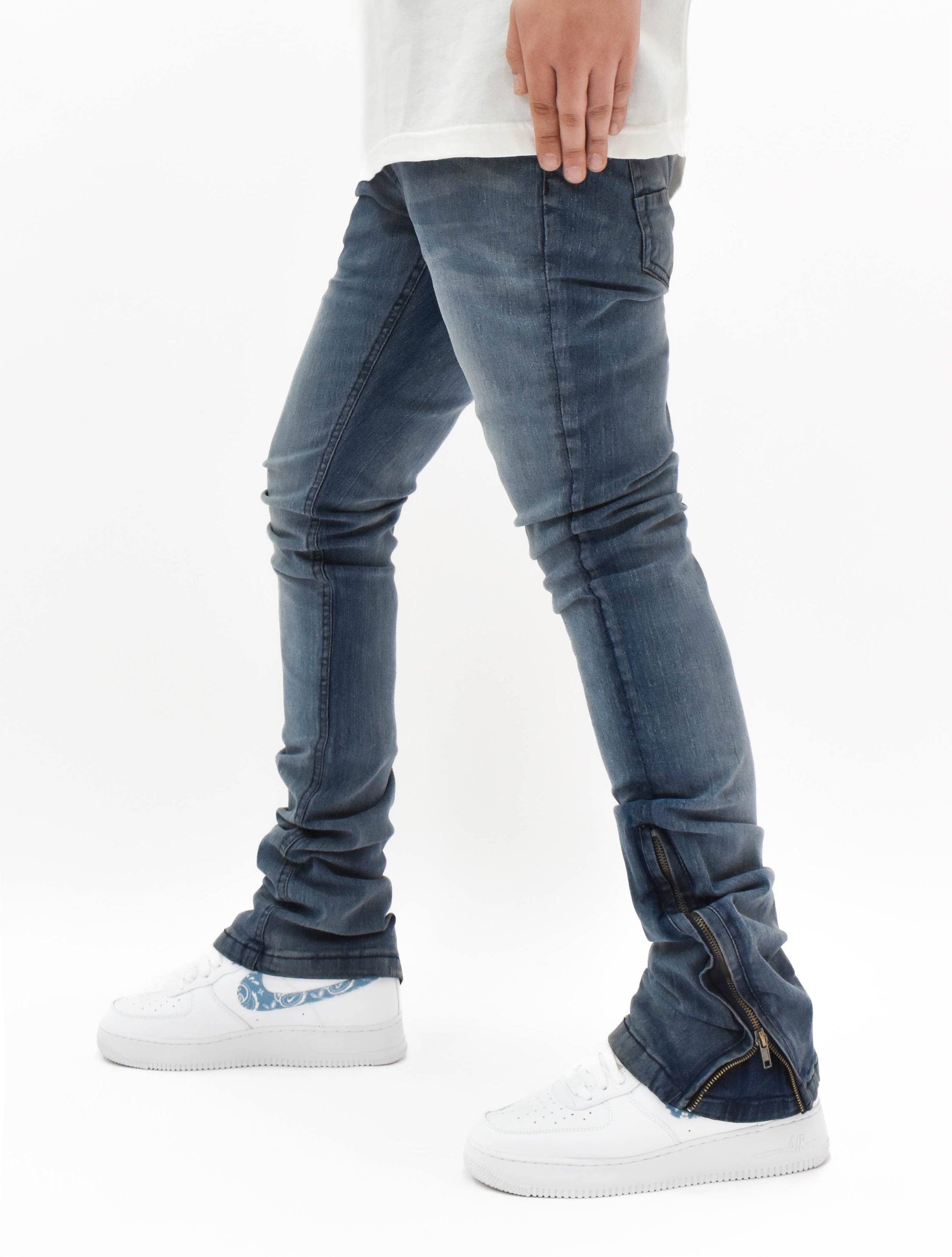 R651 Zip Flared Denim